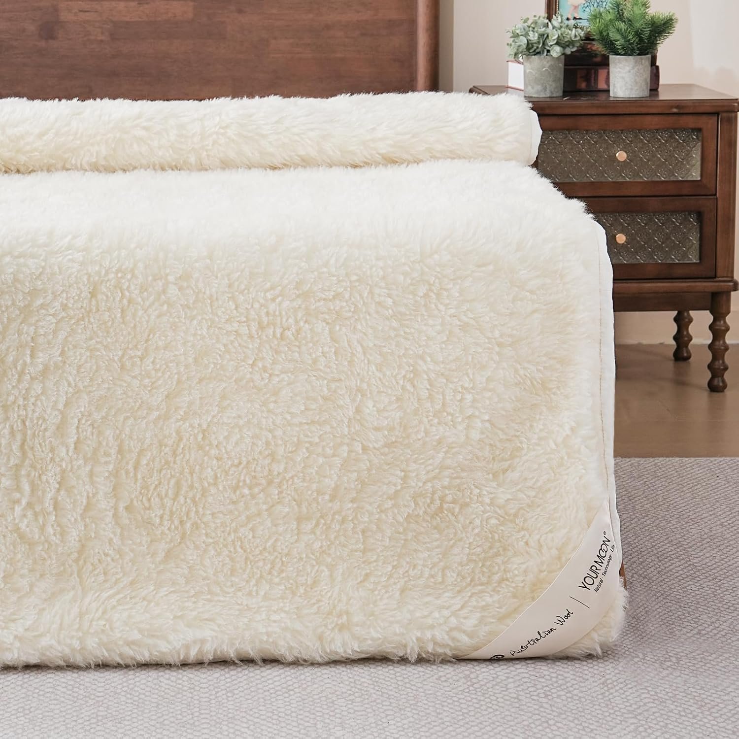 YOUR MOON Wool Mattress Pad, 550 GSM Merino Surface, 280 GSM Fill, Queen
